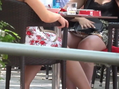 zarośnięte młode lesbijki w toalecie