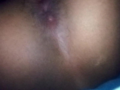 murzyn spuszcza się w nastolatkę