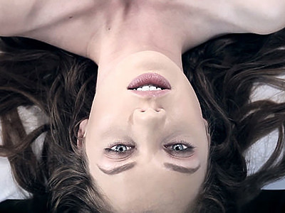 ruda okularnica z porno tatuśkiem