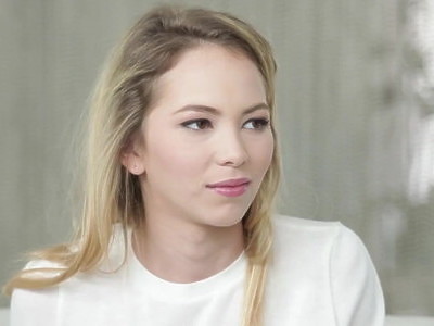 gorące nastolatki pieszczą się w szatni