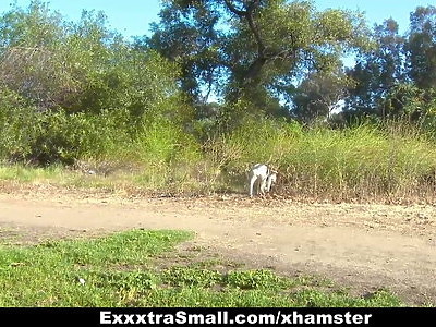 młoda wyruchana w jej niezły tyłeczek