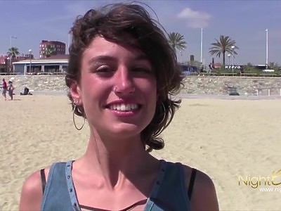 trener z wąsem wyruchał uczennicę w szatni