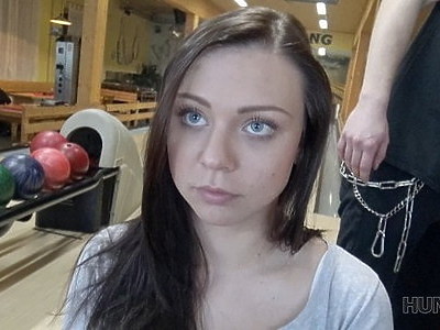 czarny tatuś rucha blondynę