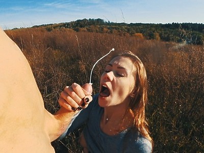 ciemna uczennica brana w szkole