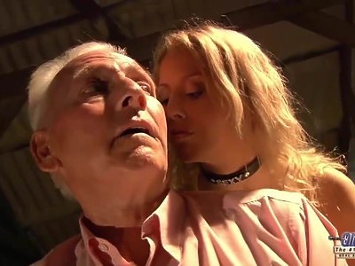 siostra fajnie obciąga fiuta braciszkowi