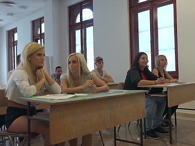 młoda dupeczka i jej pierwszy seks