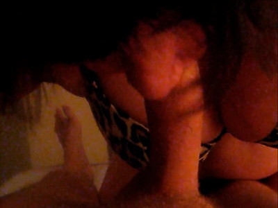 ruda nastolatka z małymi cycami fajnie jęczy