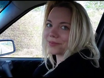 młoda nastolatka i koleś z małym fiutkiem