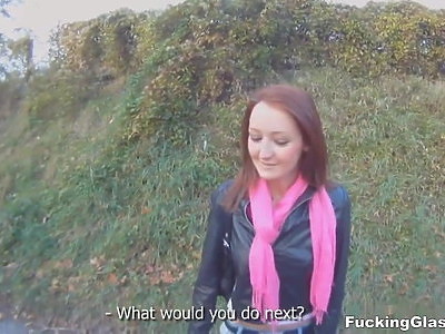 młoda laska lekkich obyczajów