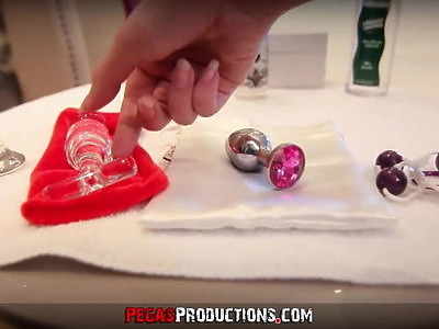 rosyjski ginekolog bada młodą rosjanke