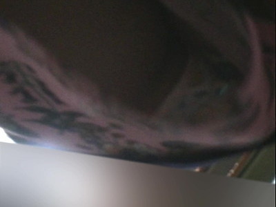 nastolatka ściska swe sutki podczas seksu