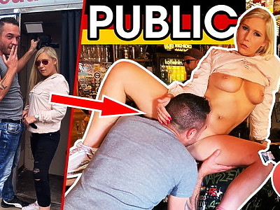 dwie młode dziewczyny dymają się z nim super