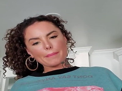 nastolatka zarzuca na nim swe dupsko