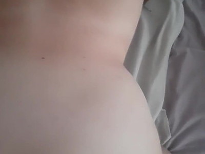 ognista ruda nastolatka z koleżanką