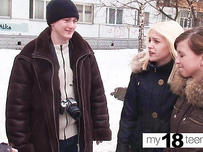 młoda jest dupczona w analną dziurkę