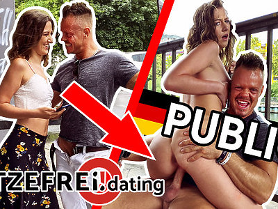 seksowna nastolatka tańczy na łóżeczku