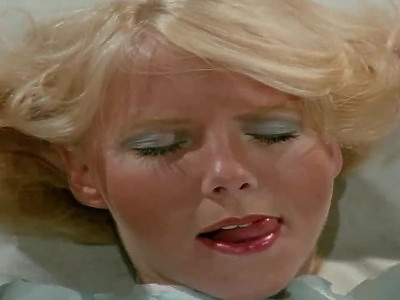 szczupła nastolatka z fajną dupeczką