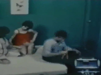 rucha młodą rosjankę za kasę a jej facet się przygląda