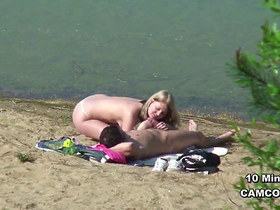 nastolatka w przebraniu kocha dupczenie od tylca