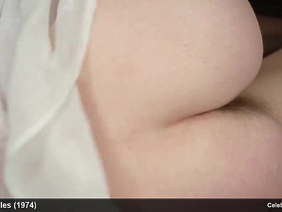 nastolatka w kitkach ciągnie penisa