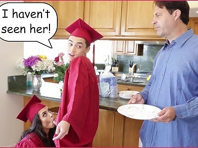 seksik z wyśmienitą laską na ławeczce