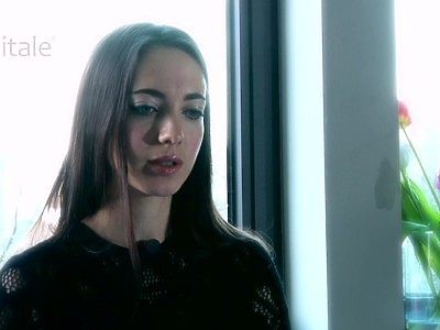 mama uczy młodą czerpać radość z kutasa