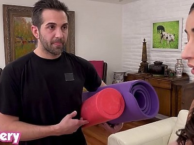 amatorka palcuje się nad poddaszu