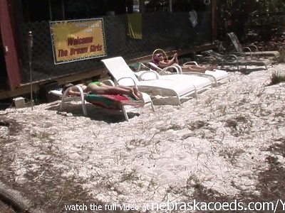 nastolatka z niezła dupeczką wie jak ssać