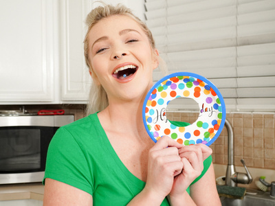 nastolatka życzy ci wszystkiego najlepszego z lodzikiem